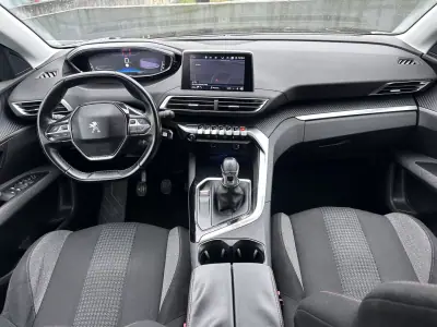 Peugeot 5008 2018 - 14900 EUR, 140000 km - AUTO.MOTO.pt - 140000km - foto 36 de 52