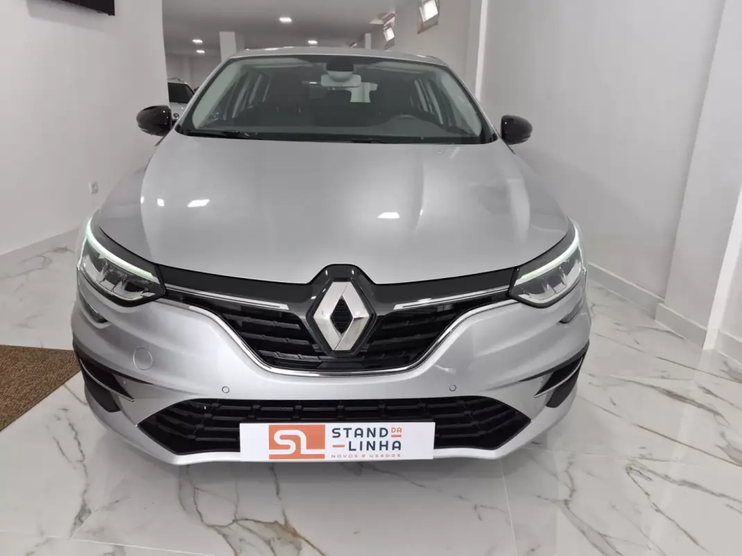Renault Mégane Sport Tourer 2024 - 23500 EUR, 40782 km - AUTO.MOTO.pt - 40782km - foto 4 de 21