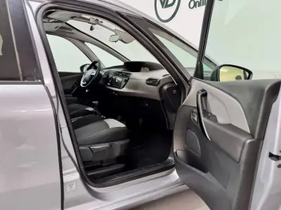 Citroën C4 Grand Picasso 2018 - 11500 EUR, 154000 km - AUTO.MOTO.pt - 154000km - foto 51 de 57