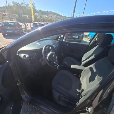 Renault Captur 2015 - 8950 EUR, 233891 km - 233891km - foto 13 de 14