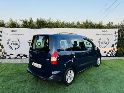 Ford Tourneo Courier 2017 - 9990 EUR, 168856 km - AUTO.MOTO.pt - 168856km - foto 19 de 47