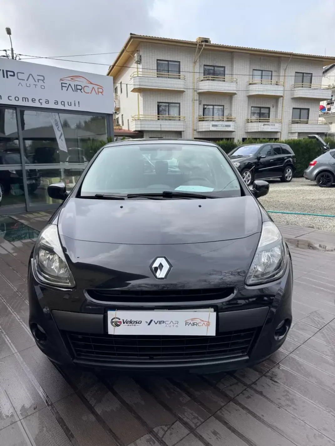 Renault Clio 2010 - 5900 EUR, 171000 km - AUTO.MOTO.pt - 171000km - foto 2 de 13