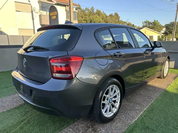 BMW 116 2015 - 12900 EUR, 230000 km - AUTO.MOTO.pt - 230000km - foto 9 de 57
