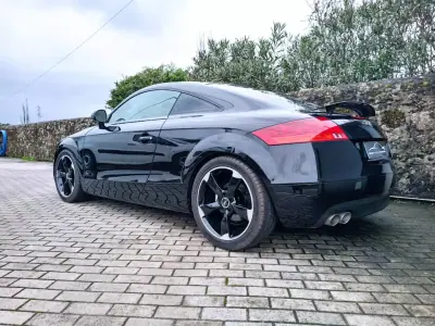 Audi TT Coupé 2009 - 15650 EUR, 187000 km - AUTO.MOTO.pt - 187000km - foto 6 de 8