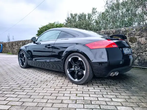 Audi TT Coupé 2009 - 15650 EUR, 187000 km - AUTO.MOTO.pt - 187000km - foto 6 de 8
