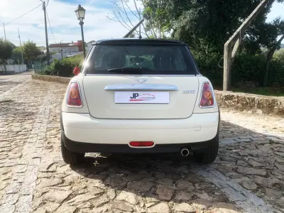 MINI 3 Portas 2010 - 7990 EUR, 134834 km - foto 4 de 10