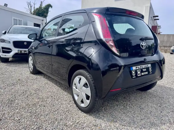 Toyota Aygo 1.0 X-Clusiv 2017 Gasolina