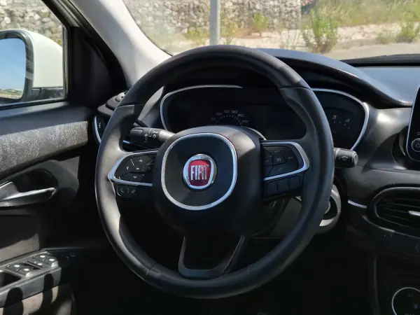Fiat Tipo Station Wagon 2019 - 9990 EUR, 96572 km - AUTO.MOTO.pt - 96572km - foto 9 de 24