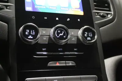 Renault Mégane Sport Tourer 2021 - 15290 EUR, 168000 km - AUTO.MOTO.pt - 168000km - foto 26 de 30