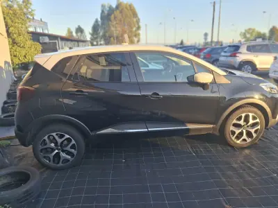 Renault Captur 2019 - 13950 EUR, 89099 km - 89099km - foto 11 de 16