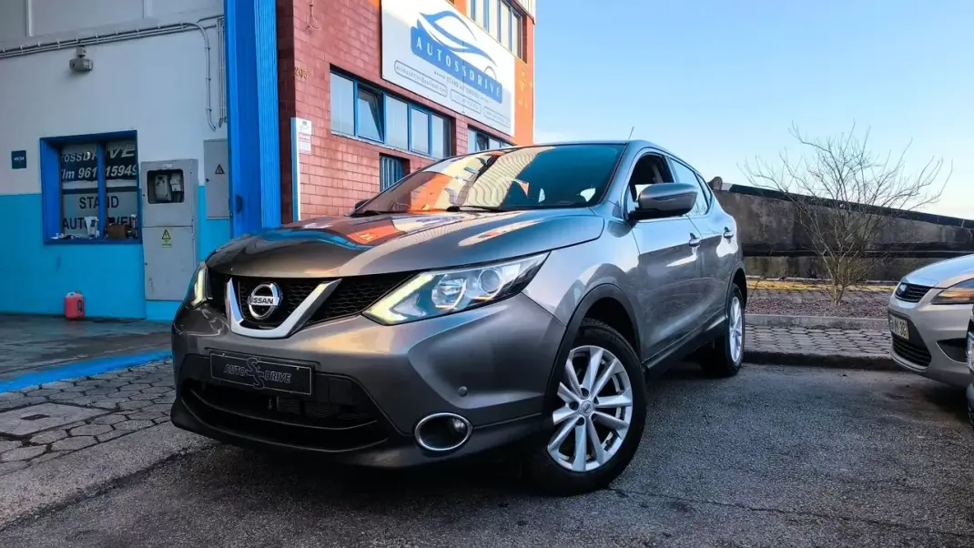 Nissan Qashqai 2015 - 13500 EUR, 165000 km - AUTO.MOTO.pt - 165000km - foto 1 de 16