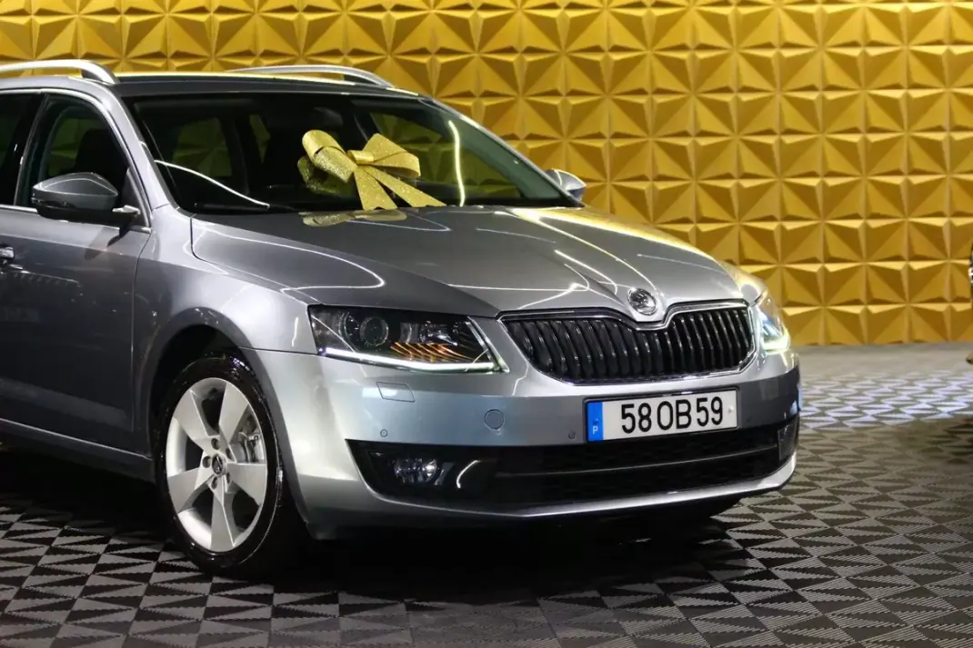 Skoda Octavia 2013 - 12740 EUR, 137350 km - 137350km - foto 24 de 26