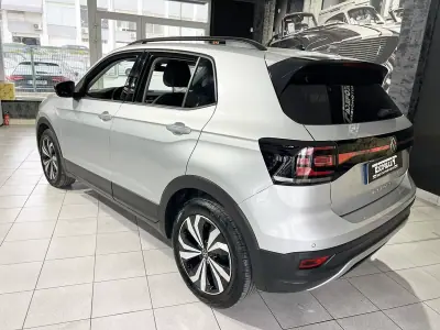 Volkswagen T-Cross 2021 - 17800 EUR, 37392 km - AUTO.MOTO.pt - 37392km - foto 4 de 21