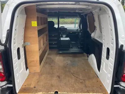 Citroën Berlingo 1.6 HDi Longa 2019 - 11750 EUR, 106000 km - AUTO.MOTO.pt - 106000km - foto 26 de 30