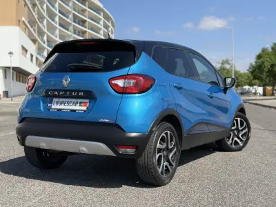Renault Captur 2017 - 12995 EUR, 103000 km - AUTO.MOTO.pt - 103000km - foto 2 de 38