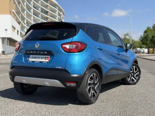 Renault Captur 2017 - 12995 EUR, 103000 km - AUTO.MOTO.pt - 103000km - foto 2 de 38