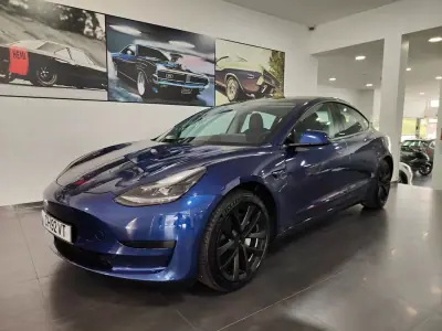 Tesla Model 3 2021 - 25990 EUR, 100000 km - AUTO.MOTO.pt - 100000km - foto 17 de 46