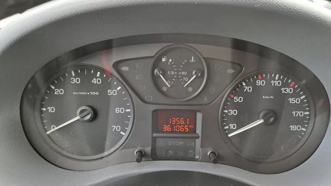 Citroën Jumpy 2012 - 8900 EUR, 361065 km - AUTO.MOTO.pt - 361065km - foto 18 de 23