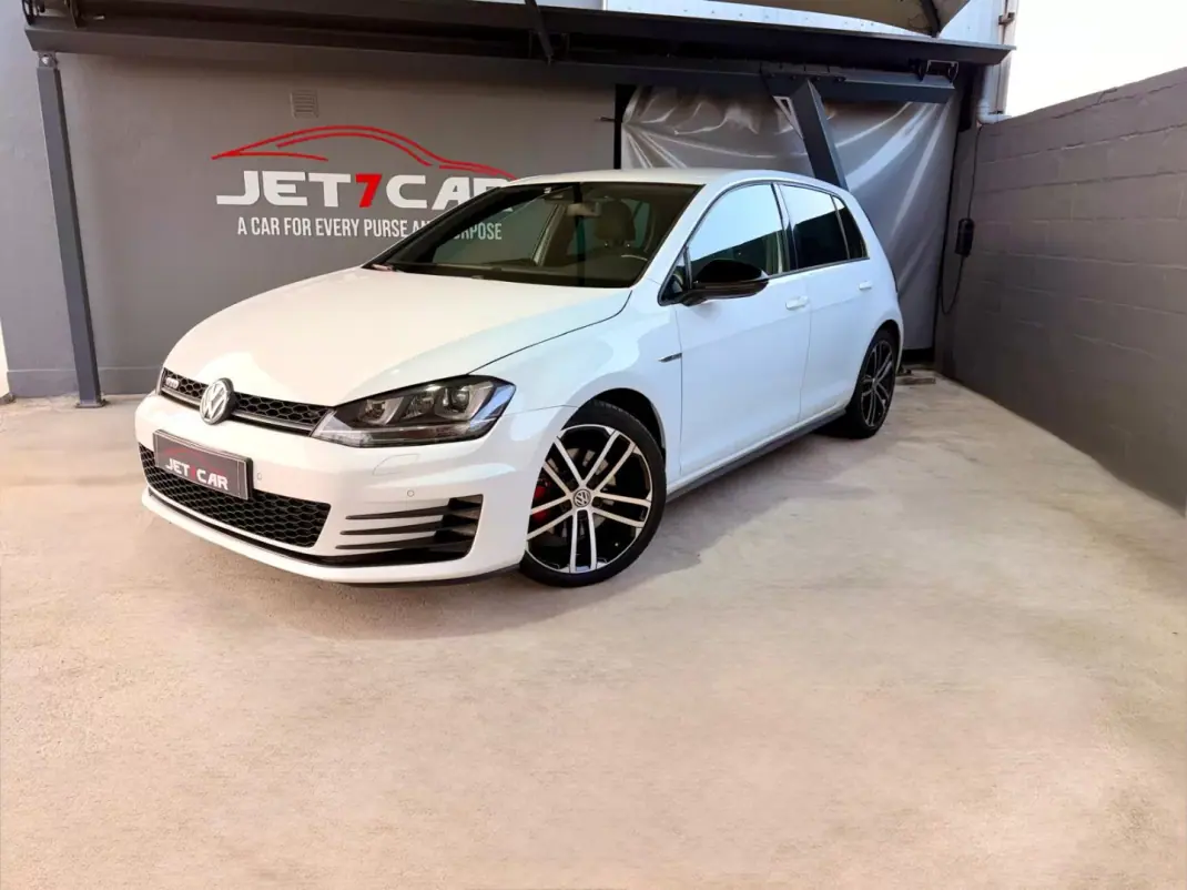 Volkswagen Golf 2016 - 21990 EUR, 142928 km - AUTO.MOTO.pt - 142928km - foto 2 de 23