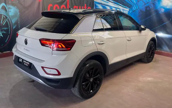 Volkswagen T-Roc 2024 - 21999 EUR, 12000 km - AUTO.MOTO.pt - 12000km - foto 19 de 50