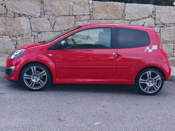Renault Twingo 2009 - 11700 EUR, 145500 km - AUTO.MOTO.pt - 145500km - foto 5 de 15
