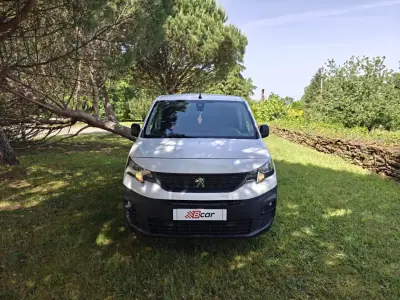 Peugeot PARTNER GIRAFON 2021 - 12900 EUR, 104300 km - AUTO.MOTO.pt - 104300km - foto 5 de 31