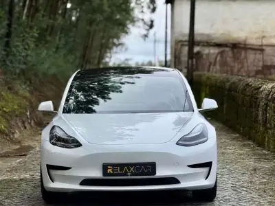 Tesla Model 3 2020 - 22000 EUR, 101000 km - AUTO.MOTO.pt - 101000km - foto 2 de 17
