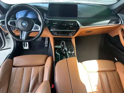 BMW 530e 2021 - 33900 EUR, 101252 km - AUTO.MOTO.pt - 101252km - foto 17 de 28