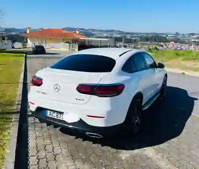 Mercedes-Benz GLC 300 2020 - 42750 EUR, 107000 km - AUTO.MOTO.pt - 107000km - foto 5 de 19