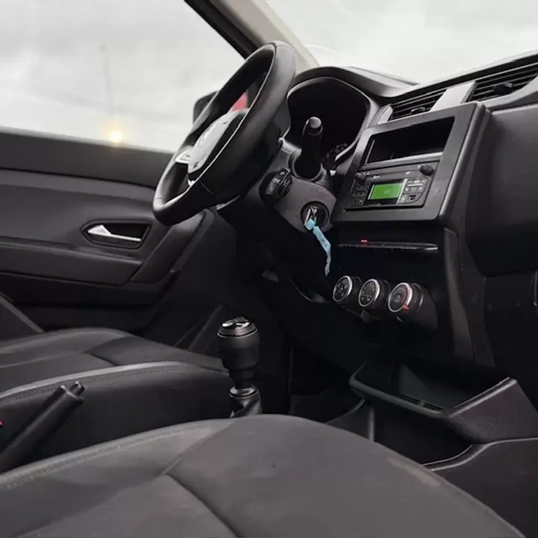 Renault EXPRESS 1.5 DCI 95 COMFORT BLUE VAN 2022 - 11500 EUR, 171000 km - AUTO.MOTO.pt - 171000km - foto 7 de 14