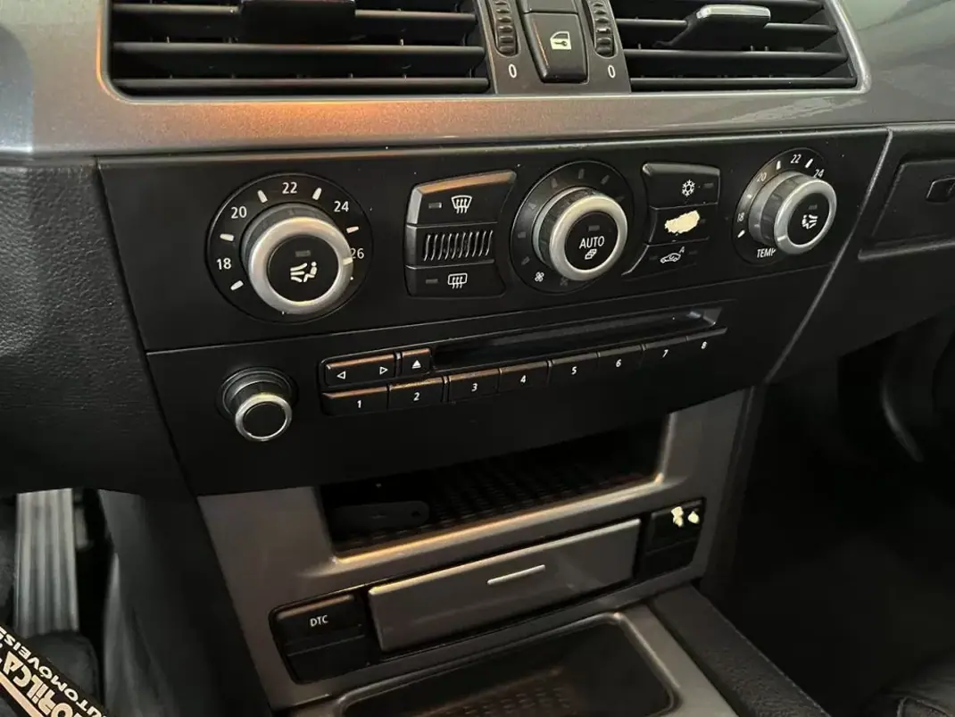BMW 520 2010 - 7900 EUR, 400405 km - AUTO.MOTO.pt - 400405km - foto 10 de 16