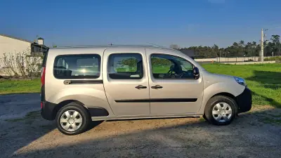 Renault 2019 - 19900 EUR, 100835 km - AUTO.MOTO.pt - 100835km - foto 7 de 28