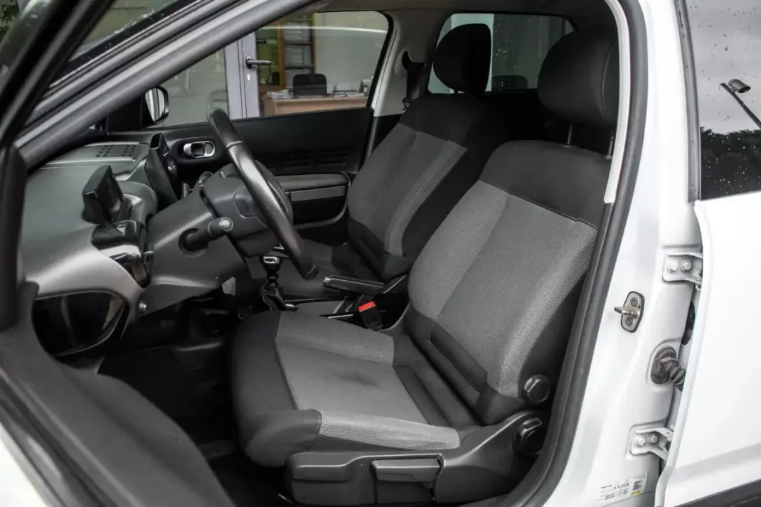 Citroën C4 Cactus 2019 - 12550 EUR, 90175 km - AUTO.MOTO.pt - 90175km - foto 26 de 41