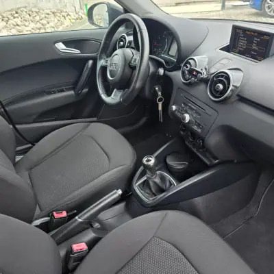 Audi A1 Sportback 2014 - 13750 EUR, 148778 km - AUTO.MOTO.pt - 148778km - foto 13 de 18