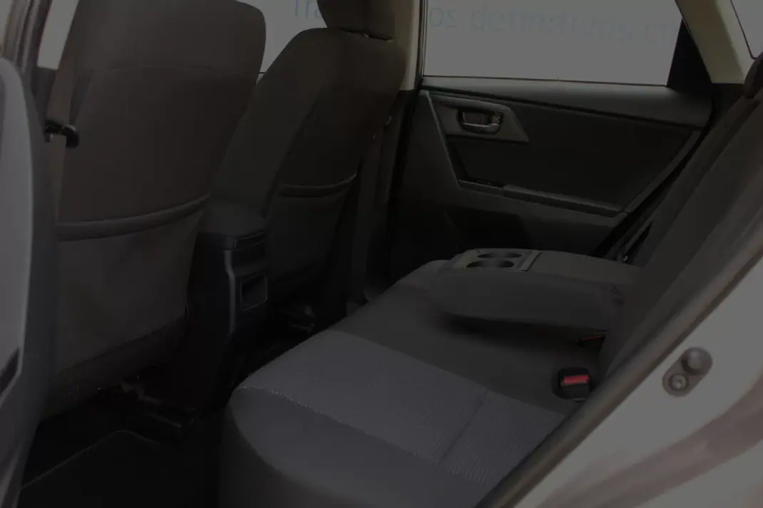 Toyota Auris 2012 - 11500 EUR, 179433 km - AUTO.MOTO.pt - 179433km - foto 27 de 34