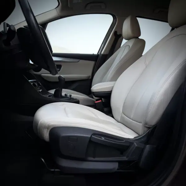BMW 216 Gran Tourer 2019 - 15900 EUR, 177000 km - AUTO.MOTO.pt - 177000km - foto 8 de 15