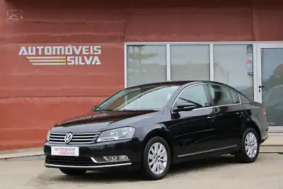 Volkswagen Passat 2011 - 10990 EUR, 174000 km - AUTO.MOTO.pt - 174000km - foto 2 de 30