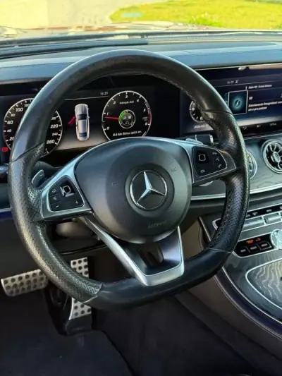 Mercedes-Benz E 220 2017 - 29990 EUR, 215000 km - AUTO.MOTO.pt - 215000km - foto 9 de 34