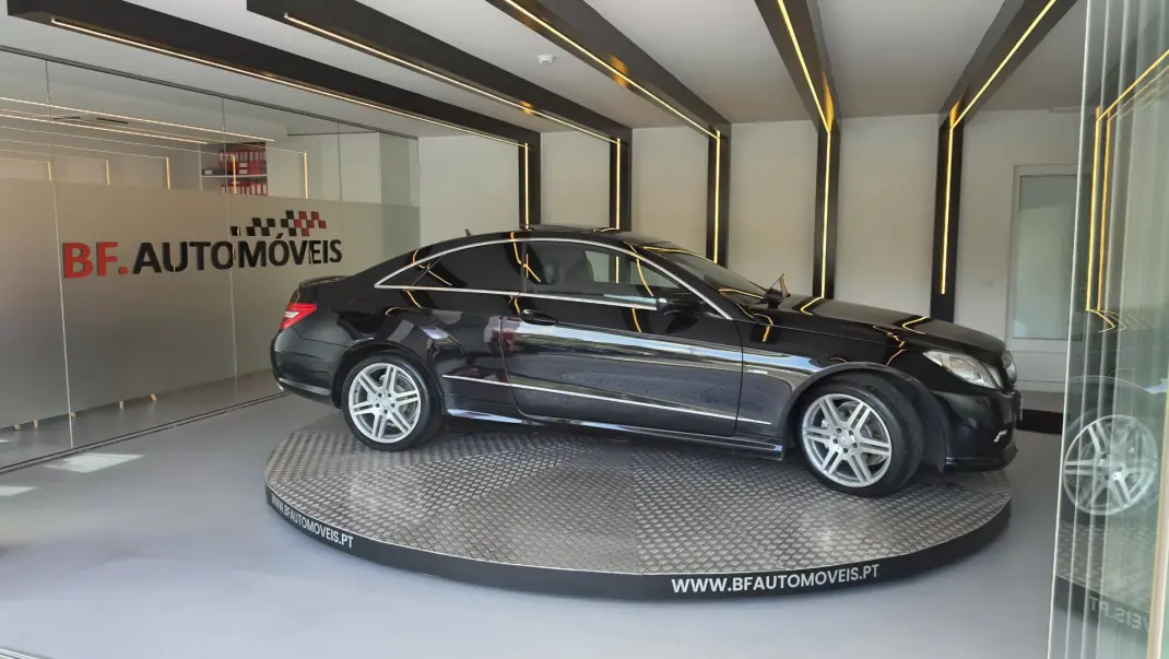 Mercedes-Benz E 350 2009 - 13900 EUR, 286432 km - 286432km - foto 9 de 58