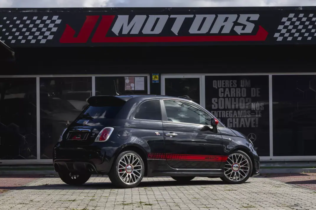 Fiat 500C 2012 - 12900 EUR, 136580 km - 136580km - foto 34 de 48