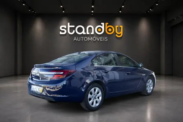 Opel Insignia 2015 - 9950 EUR, 185000 km - AUTO.MOTO.pt - 185000km - foto 2 de 11