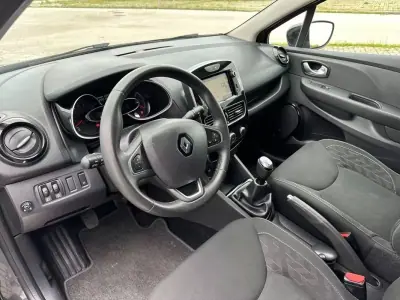 Renault Clio 2019 - 11490 EUR, 113000 km - AUTO.MOTO.pt - 113000km - foto 10 de 19
