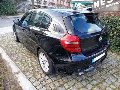 BMW 116 2009 - 5500 EUR, 285384 km - AUTO.MOTO.pt - 285384km - foto 5 de 11