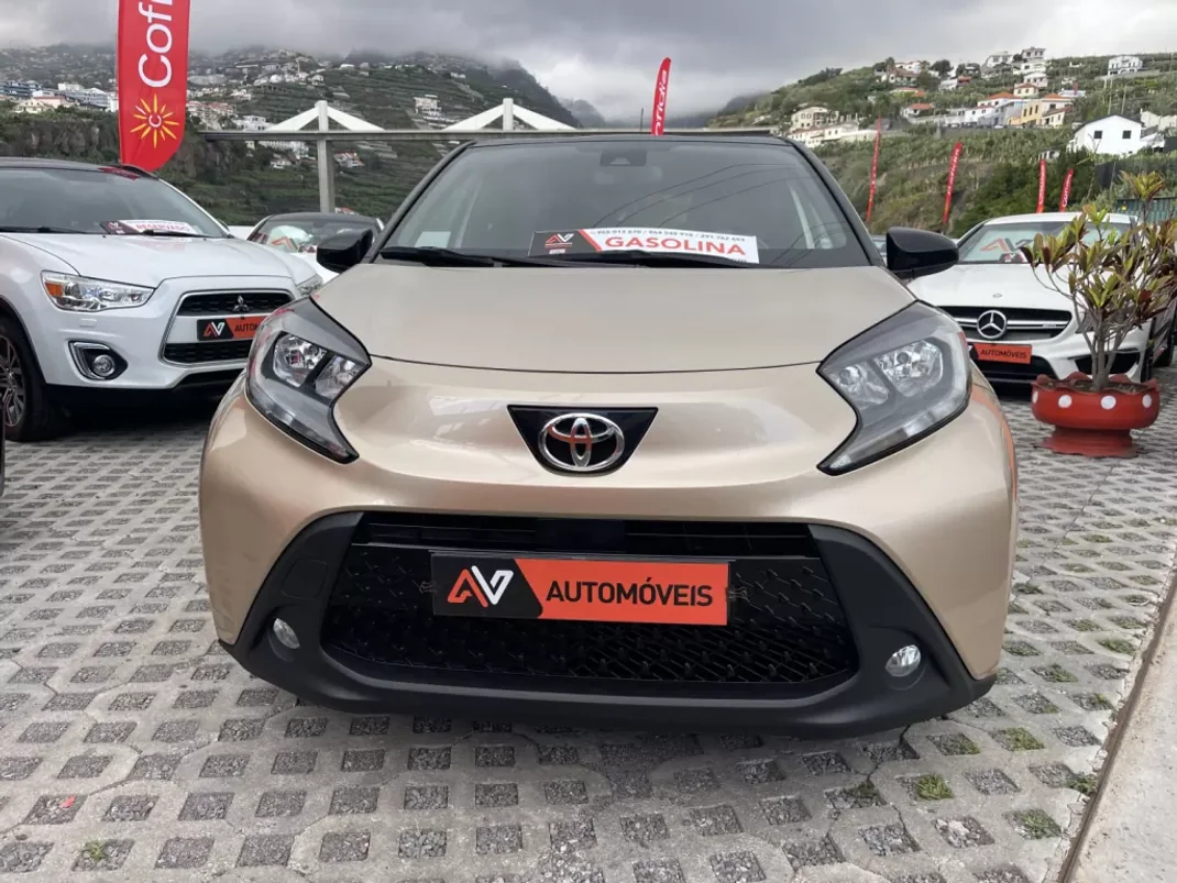 Toyota Aygo 2023 - 18950 EUR, 51990 km - AUTO.MOTO.pt - 51990km - foto 2 de 12