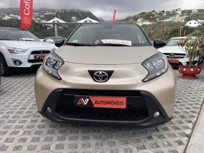 Toyota Aygo 2023 - 18950 EUR, 51990 km - AUTO.MOTO.pt - 51990km - foto 2 de 12