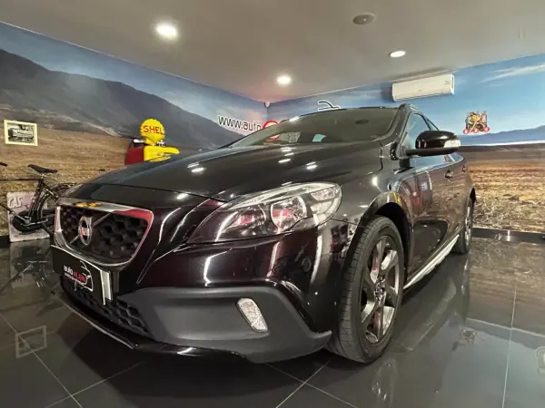 Volvo V40 Cross Country 2014 - 11750 EUR, 189500 km - AUTO.MOTO.pt - 189500km - foto 3 de 20