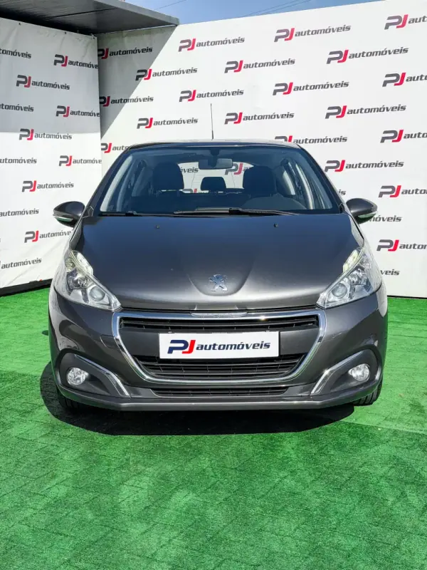 Peugeot 208 2017 — photo 3 of 21