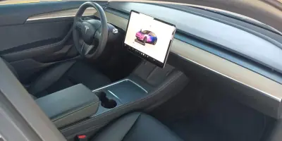 Tesla Model 3 2023 - 30450 EUR, 61000 km - AUTO.MOTO.pt - 61000km - foto 13 de 22