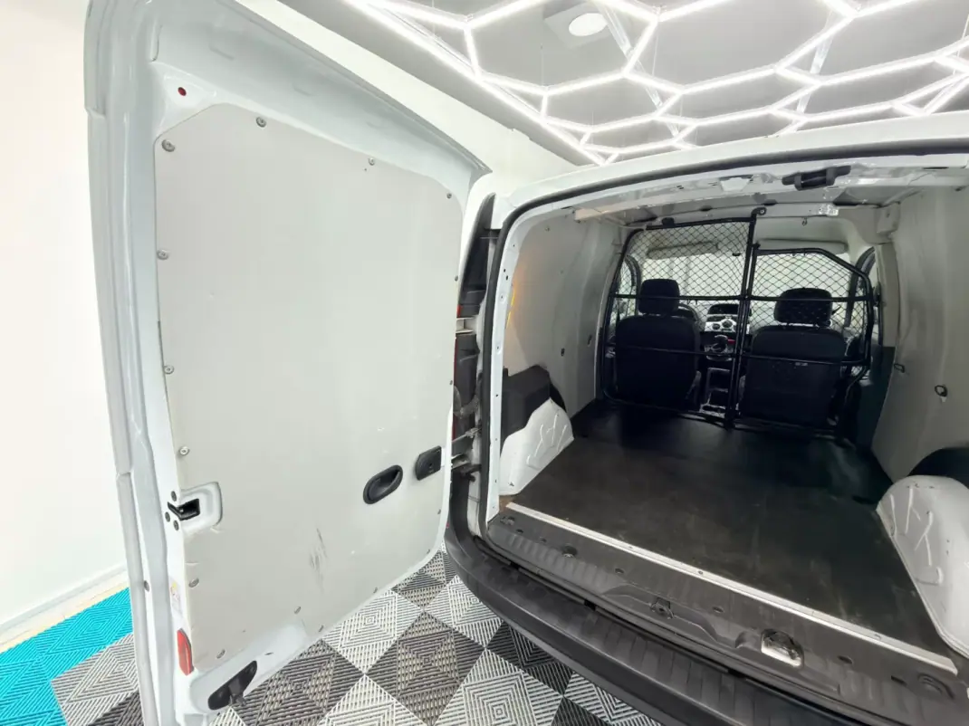 Renault Kangoo Express ZE 33 2012 - 6500 EUR, 29700 km - AUTO.MOTO.pt - 29700km - foto 6 de 14