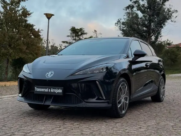 MG MG4 64 kWh Luxury 2024 Elétrico
